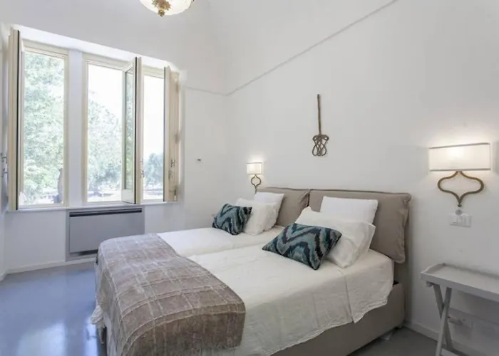 Fontana Villa *